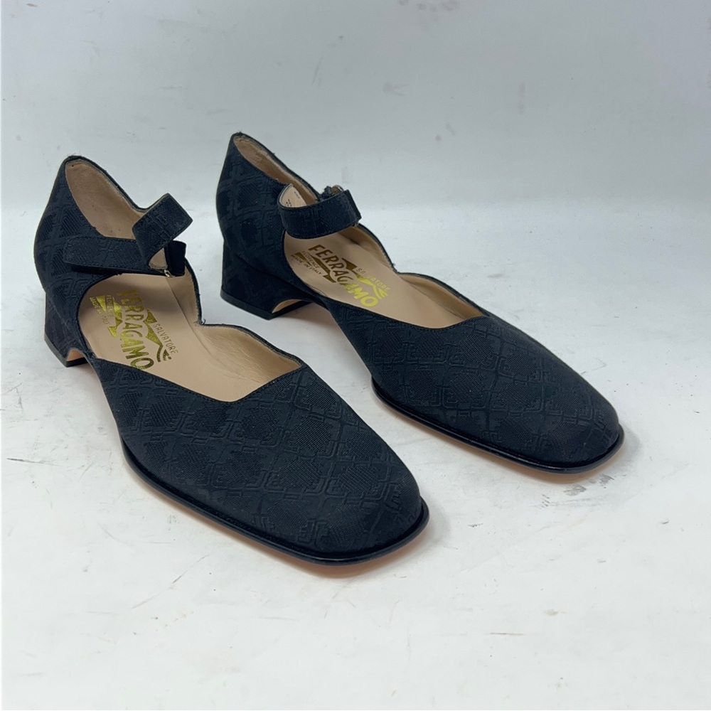 Ferragamo NWOT Vintage Black Textured Mary Jane Flats. - Picture 7 of 11